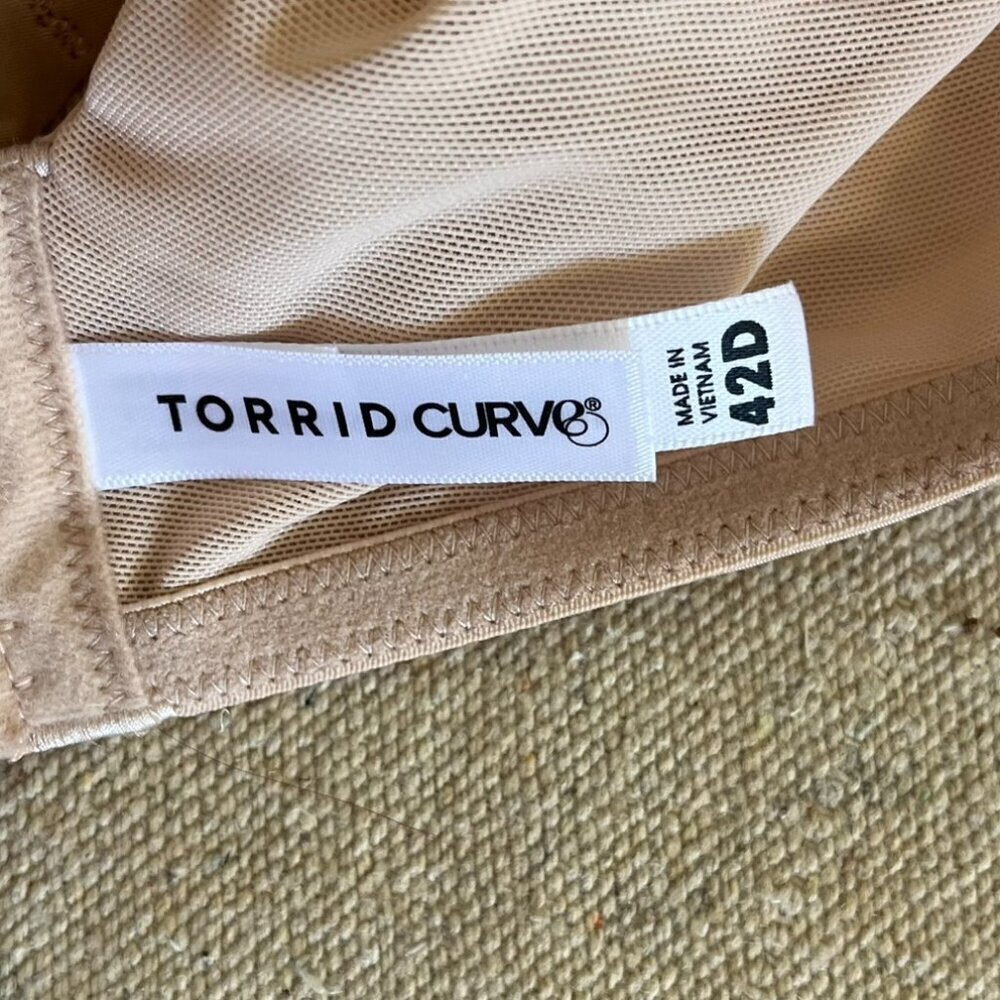 Torrid Curve Plus-Size Full Coverage Balconette Under-Wire Padded Bra Sz 42D - Picture 8 of 10